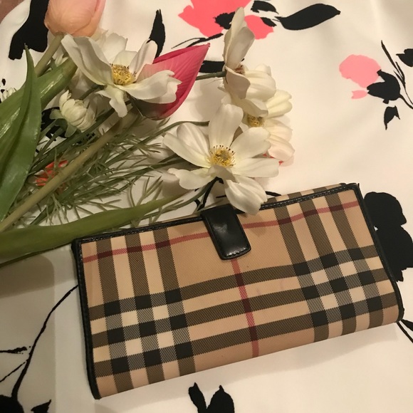 AUTHENTIC Burberry Brit Nova Check Large Wallet - Picture 3 of 6